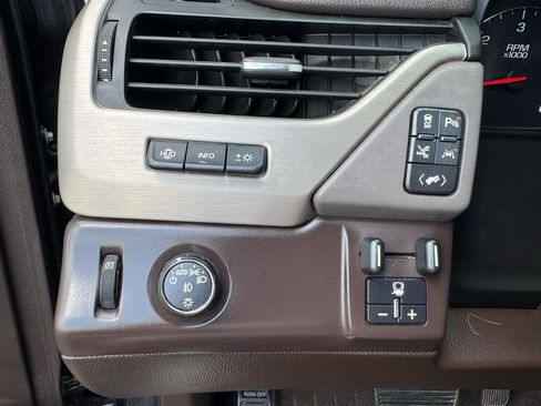 Used 2017 GMC Yukon Denali w/ Open Road Package image 25