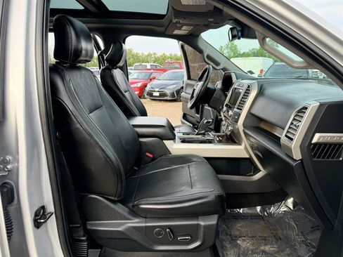 Used 2016 Ford F150 Lariat w/ Equipment Group 502A Luxury AWD/4WD image 9