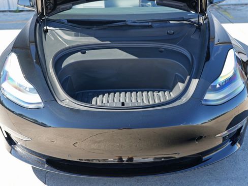 Used 2021 Tesla Model 3 Performance image 8