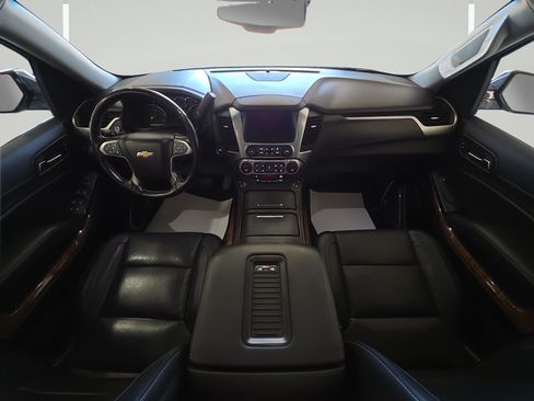 Used 2019 Chevrolet Suburban Premier AWD/4WD image 31