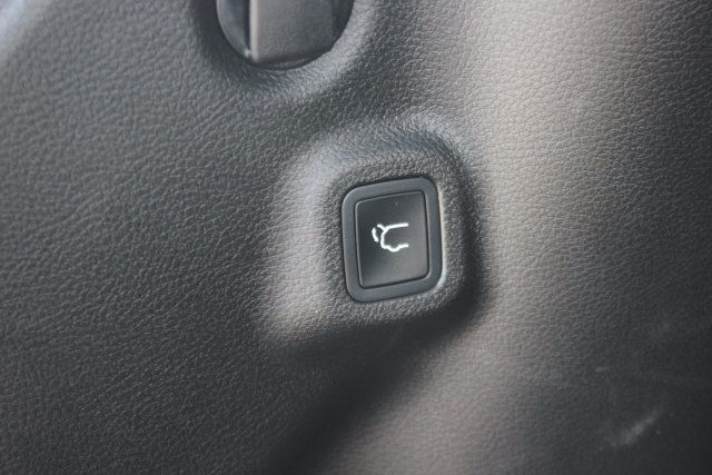 Used 2025 Jeep Compass Latitude w/ Convenience Group AWD/4WD image 25