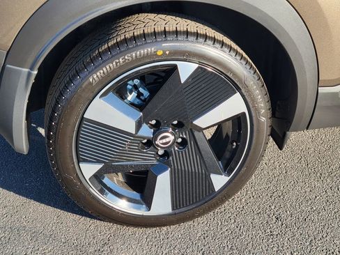 New 2026 Nissan Kicks SR w/ SR Premium Package image 3