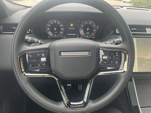 New 2025 Land Rover Range Rover Velar Dynamic SE image 15