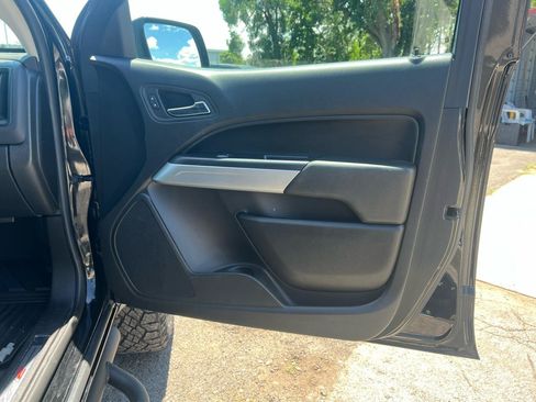 Used 2019 Chevrolet Colorado ZR2 w/ ZR2 Midnight Special Edition AWD/4WD image 18