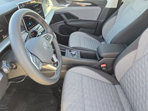 New 2026 Volkswagen Tiguan S image 10