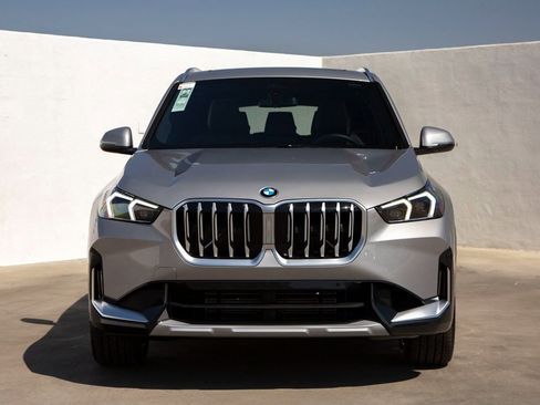 Certified 2025 BMW X1 xDrive28i w/ Convenience Package AWD/4WD image 4