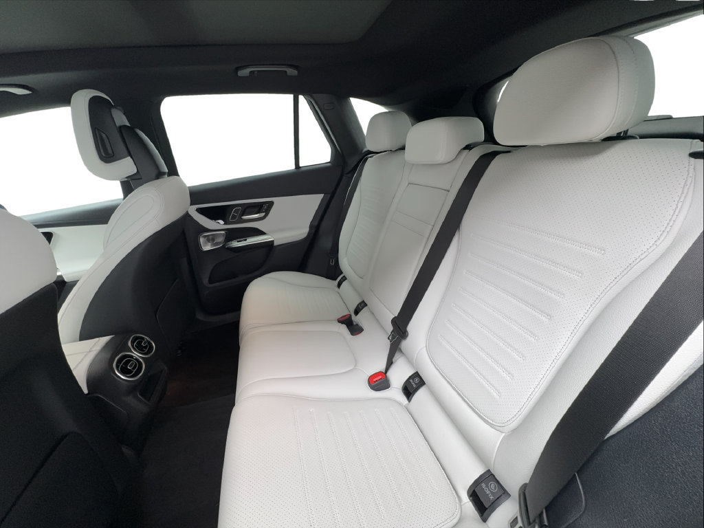 Used 2023 Mercedes-Benz GLC 300 w/ AMG Line image 35