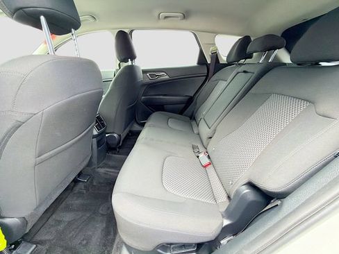 Used 2025 Kia Sportage LX FWD image 22