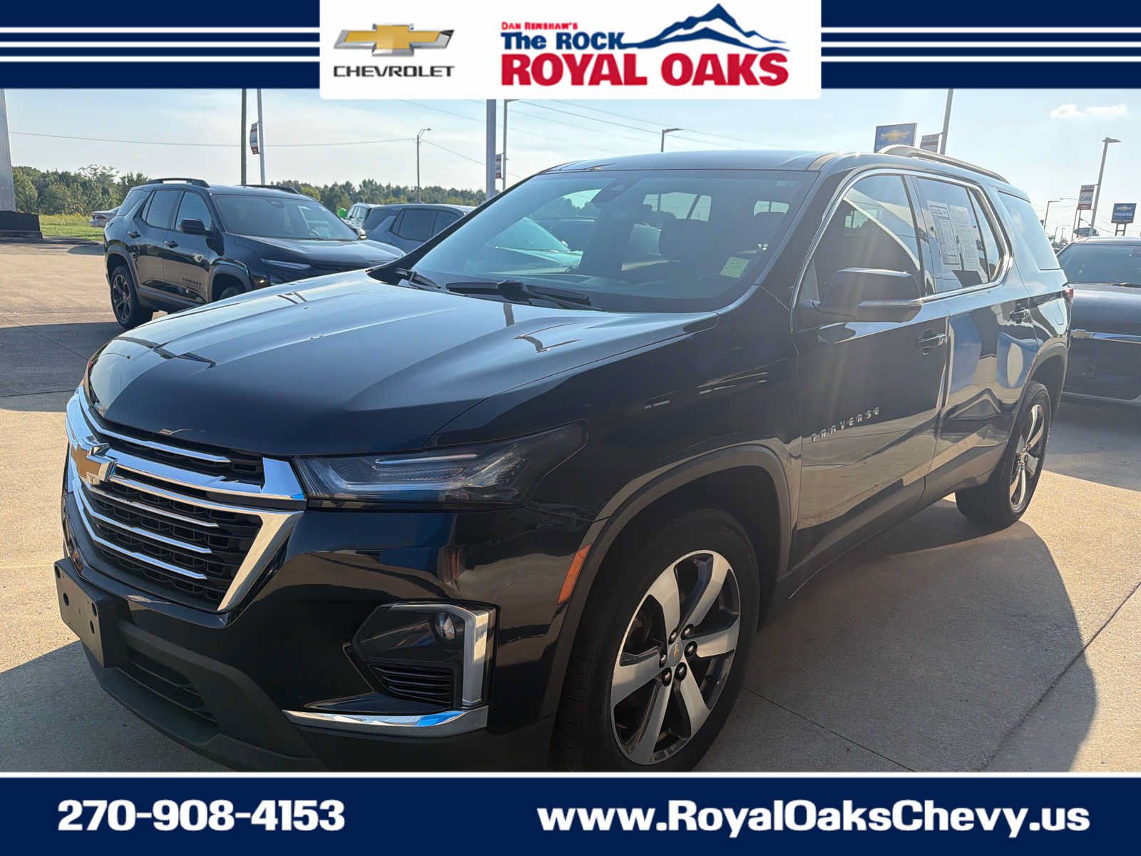 Used 2023 Chevrolet Traverse LT w/ LT Premium Package AWD/4WD image 1