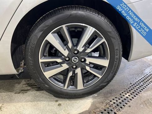 Used 2021 Nissan Versa SV image 21