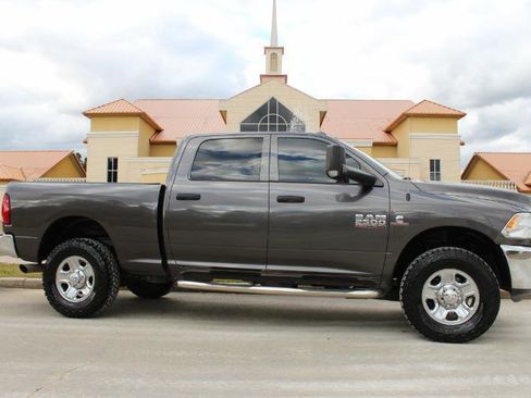 Used 2016 RAM 2500 Tradesman w/ Chrome Appearance Group image 3