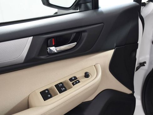 Used 2017 Subaru Outback 2.5i Premium image 15