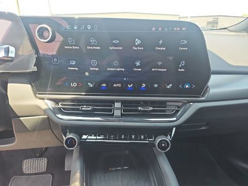 Used 2026 Chevrolet Equinox EV RS FWD image 19