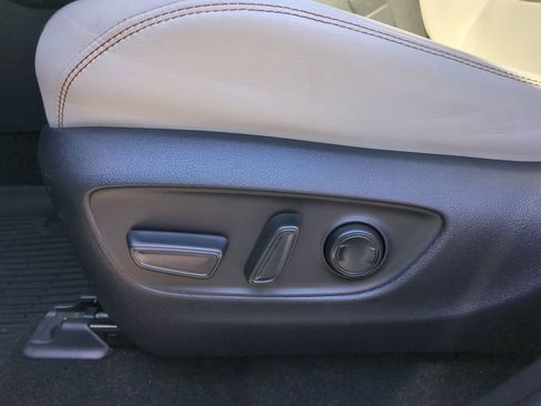 Used 2019 Toyota RAV4 Limited image 19