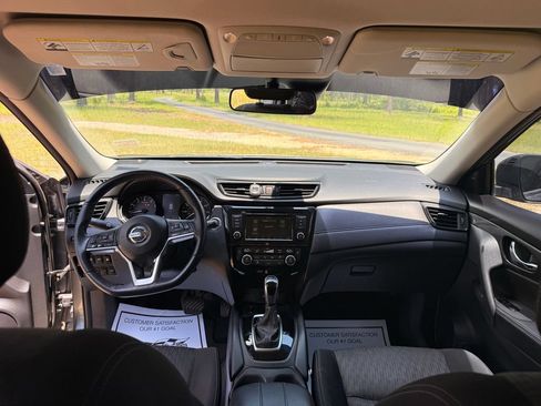 Used 2020 Nissan Rogue SV w/ Premium Package FWD image 14