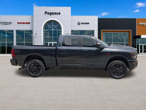 New 2026 RAM 2500 Laramie AWD/4WD image 7
