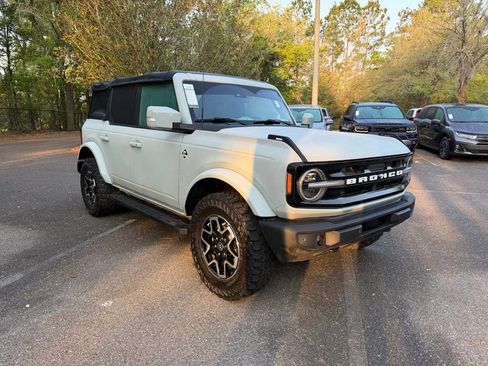 Used 2022 Ford Bronco Outer Banks AWD/4WD image 1