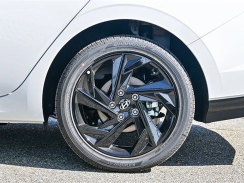 New 2026 Hyundai Elantra Sport image 11