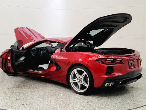 Used 2025 Chevrolet Corvette Stingray Coupe w/ 1LT image 11