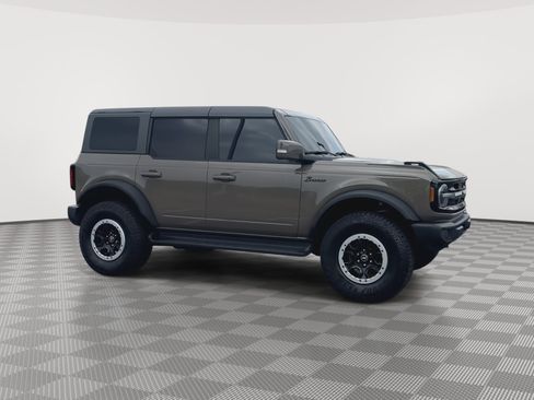 Used 2025 Ford Bronco Outer Banks w/ Sasquatch Package AWD/4WD image 2