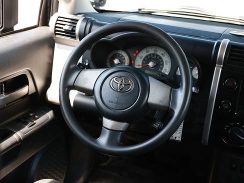 Used 2007 Toyota FJ Cruiser 2WD image 28