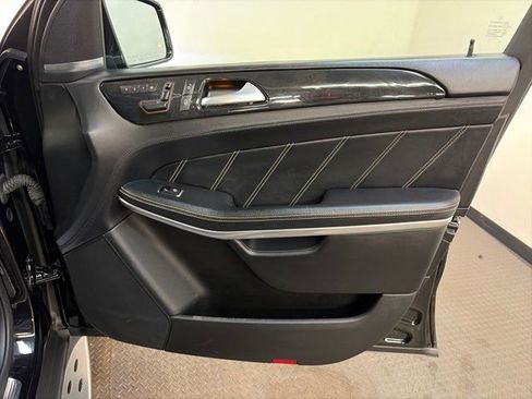 Used 2015 Mercedes-Benz GL 63 AMG 4MATIC image 36