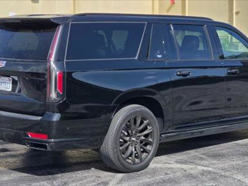 Used 2023 Cadillac Escalade ESV Sport w/ LPO, ONYX Package image 7