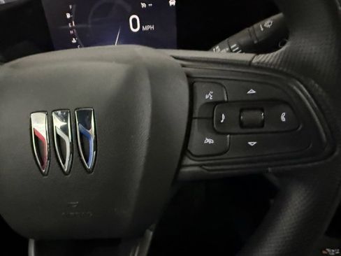 Used 2025 Buick Envista Preferred w/ Convenience II Package image 16