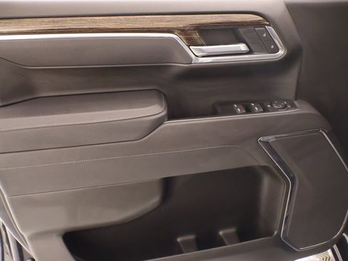 Used 2025 GMC Sierra 1500 Elevation image 16