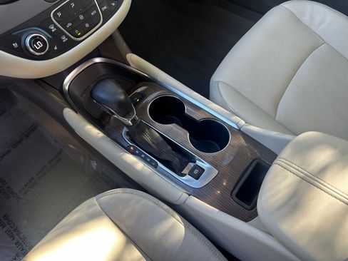 Used 2024 Chevrolet Malibu LT image 35