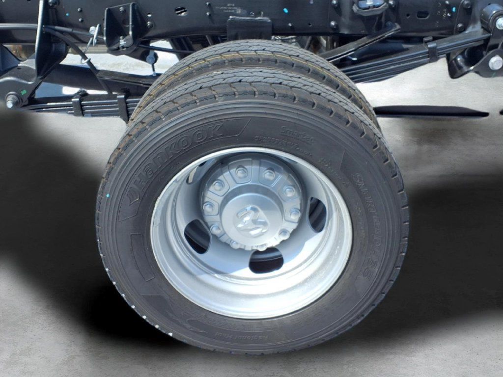 New 2027 RAM 5500 Tradesman w/ Chrome Appearance Group AWD/4WD image 7