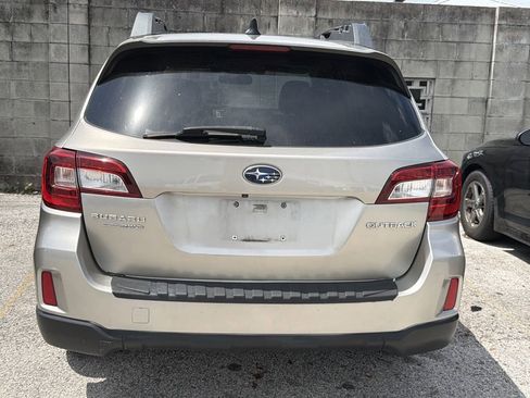 Used 2016 Subaru Outback 2.5i Limited AWD/4WD image 6