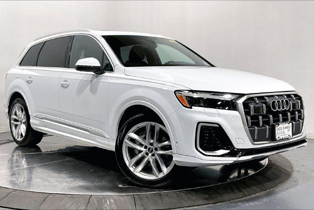 Used 2025 Audi Q7 3.0T Premium Plus w/ Premium Plus Package AWD/4WD image 6