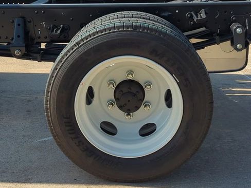 New 2025 Chevrolet Low Cab Forward 5500XD image 6