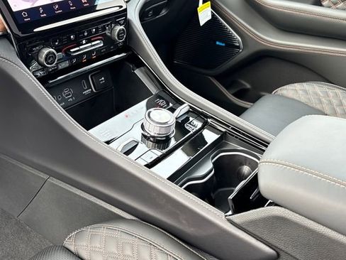New 2025 Jeep Grand Cherokee Summit image 13