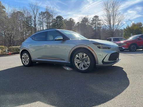 Used 2025 Genesis GV60 RWD image 3