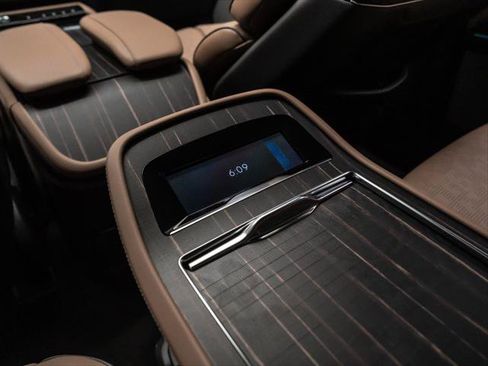 New 2026 Lincoln Navigator Black Label AWD/4WD image 19