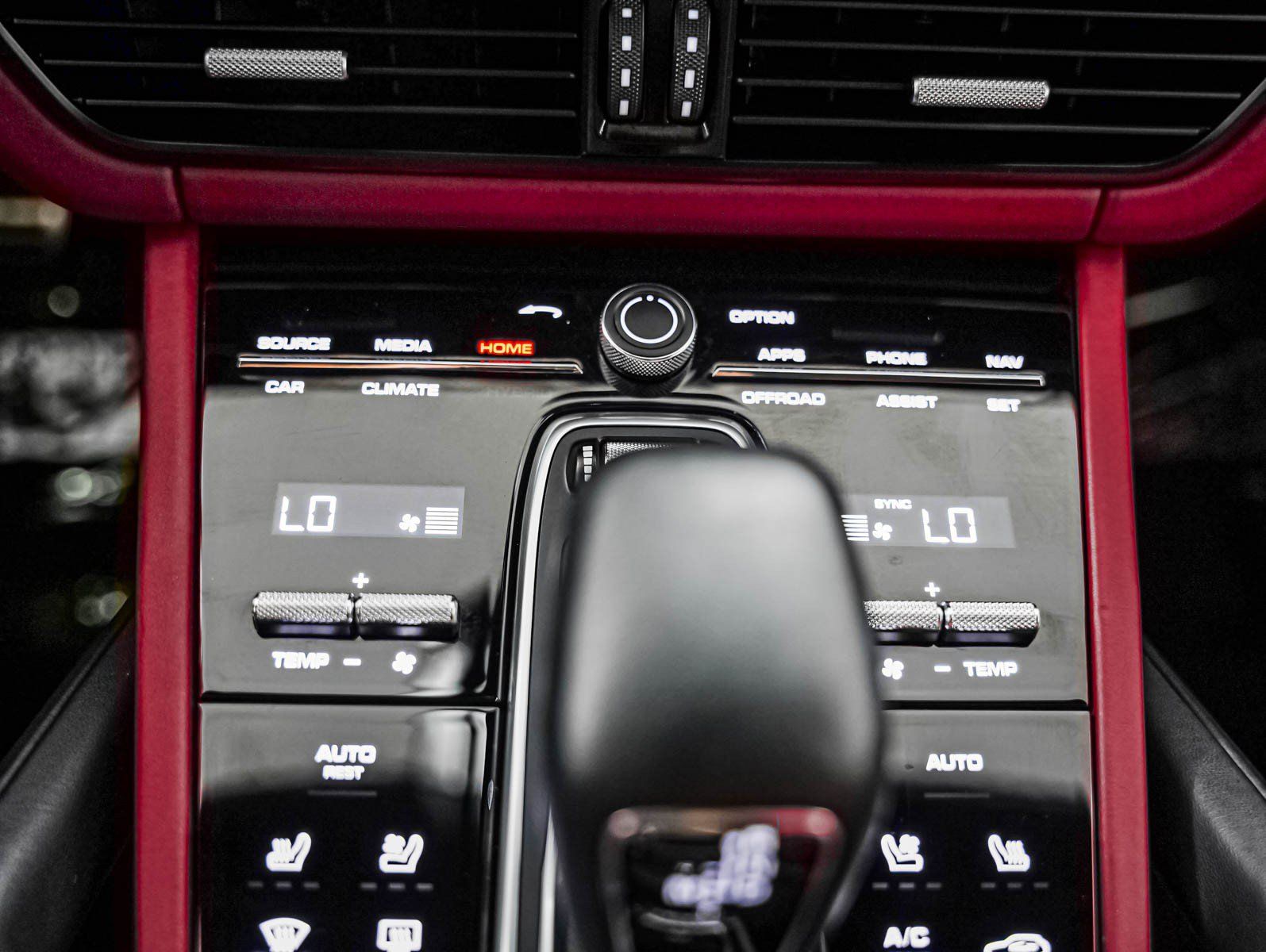 Certified 2023 Porsche Cayenne Turbo AWD/4WD image 20