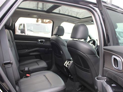 Used 2023 Kia Sorento SX image 15