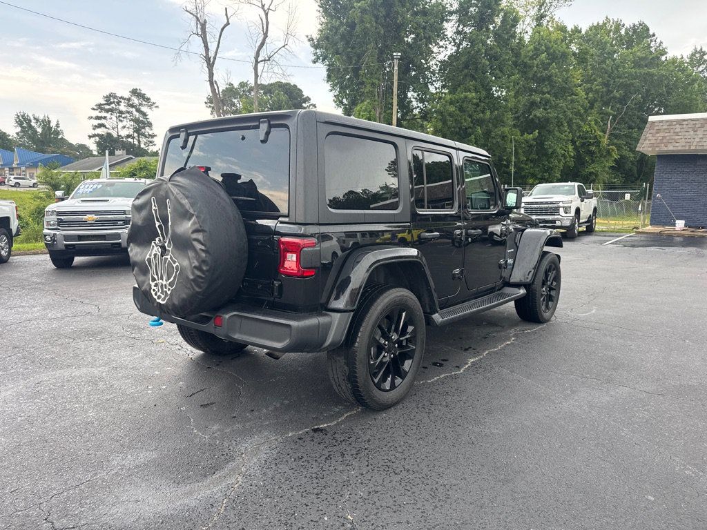 Used 2023 Jeep Wrangler Unlimited Sahara w/ Cold Weather Group AWD/4WD image 5