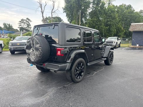 Used 2023 Jeep Wrangler Unlimited Sahara w/ Cold Weather Group AWD/4WD image 5