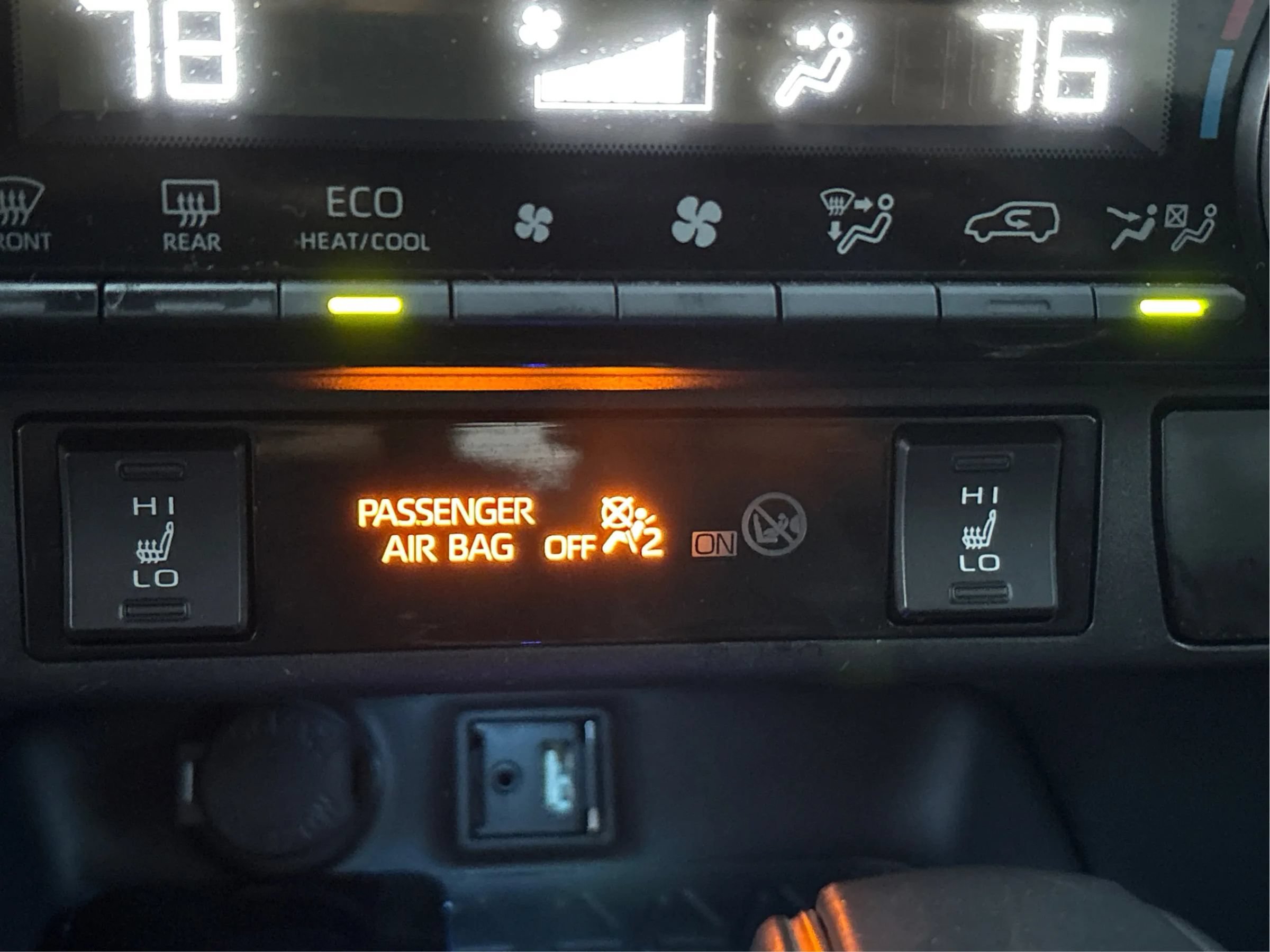 Used 2019 Toyota RAV4 XSE AWD/4WD image 35