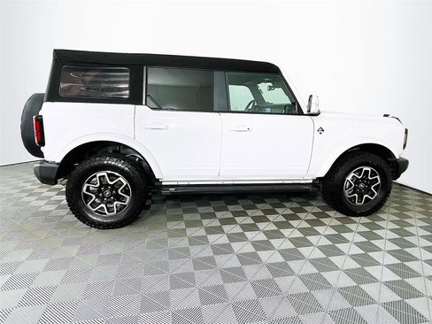 Used 2023 Ford Bronco Outer Banks image 11