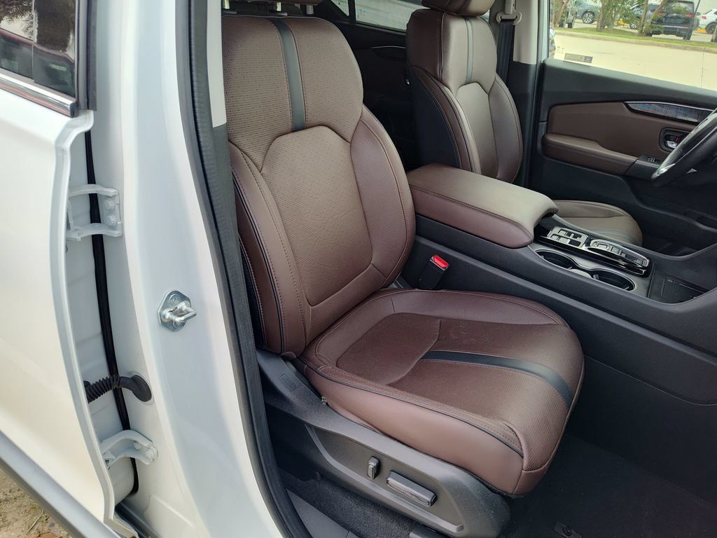 Used 2023 Honda Pilot Elite image 33