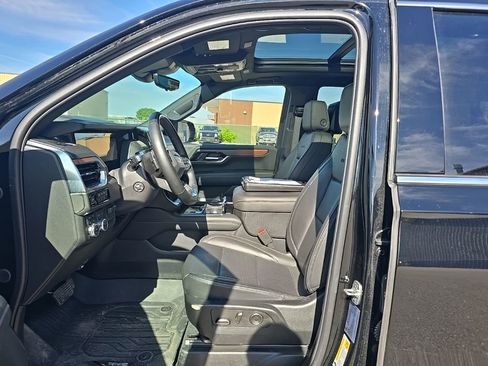 Used 2025 GMC Yukon Denali w/ Denali Reserve Package AWD/4WD image 15