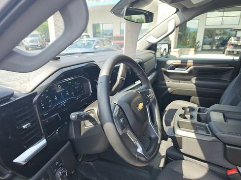 Used 2023 Chevrolet Silverado 1500 LT image 29