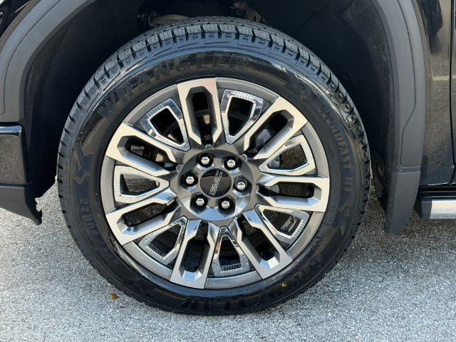 Used 2024 GMC Sierra 1500 Denali Ultimate AWD/4WD image 11