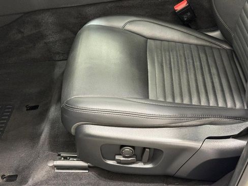 Used 2023 Land Rover Discovery Sport SE image 21