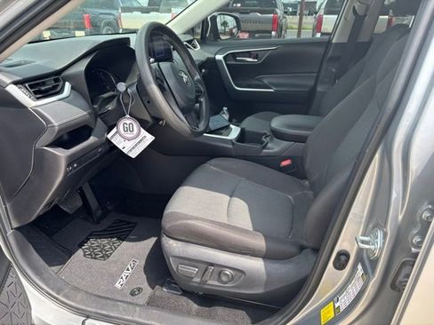 Used 2024 Toyota RAV4 XLE w/ Convenience Package FWD image 7