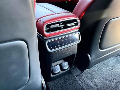 Used 2025 Genesis GV80 3.5T e-SC image 33